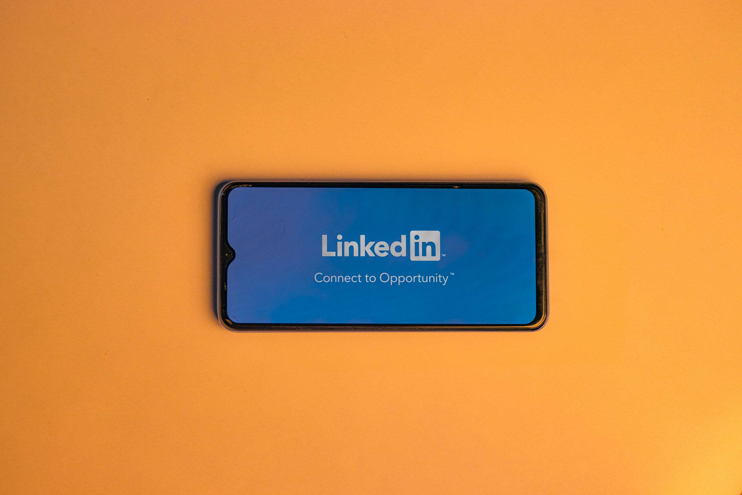 LinkedIn: Πώς να Προσεγγίσετε το Σωστό Κοινό με Στοχευμένες Διαφημίσεις